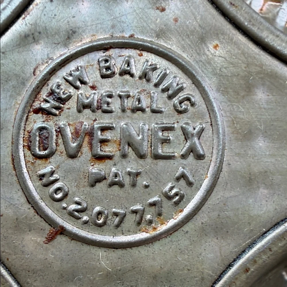 Vintage “New Baking Metal Ovenex 6 Cup Muffin Tin